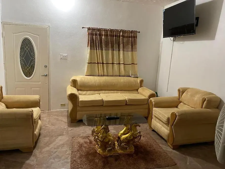 Shadricks Homes Spanish Town Jamaika